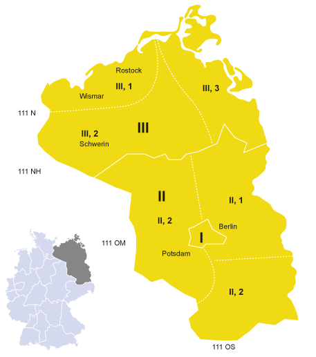Übersichtskarte des Distriktes 111 Ost-Nord mit den Zonen römisch 1 (Berlin), römisch 2 (Brandenburg) und römisch 3 (Mecklemburg-Vorpommern), wobei die Zonen römisch 2 und 3 in jeweils 3 territoriale Unterzonen unterteilt sind.